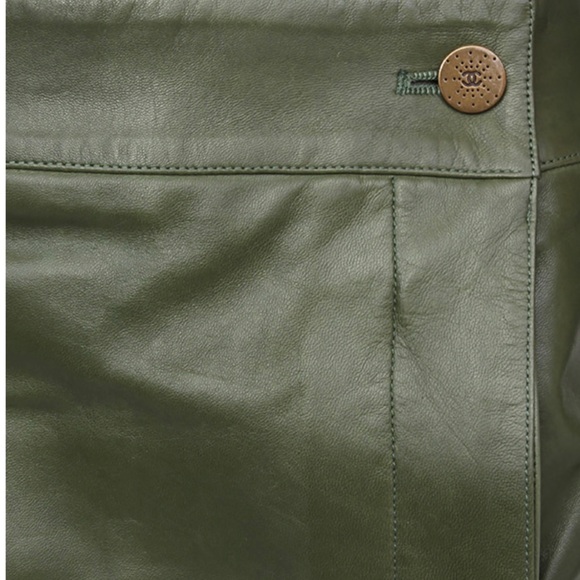 Chanel authentic lamp skin leather green skirt. - Picture 3 of 6